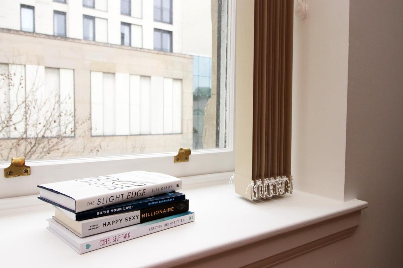 No 2 Under The Clock By Ssw - 2Br, Right In The City Centre, Sleeps 6 Cardiff Exterior photo