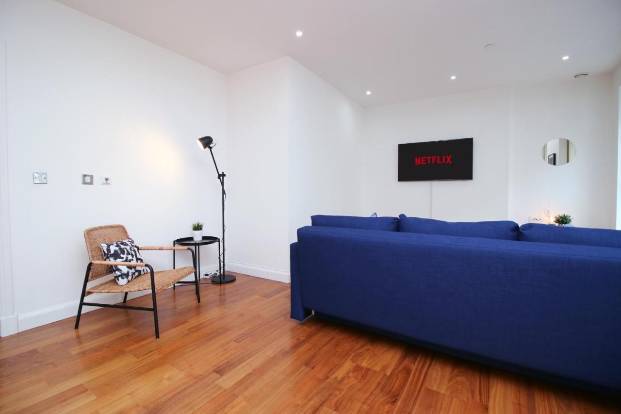 No 2 Under The Clock By Ssw - 2Br, Right In The City Centre, Sleeps 6 Cardiff Exterior photo